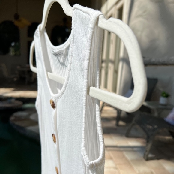 Sleeveless Cream Ribbed Top - Picture 8 of 16